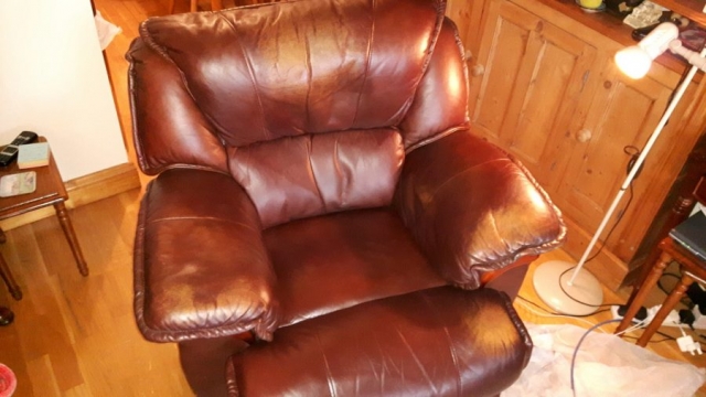 Leather armchair loosing colour